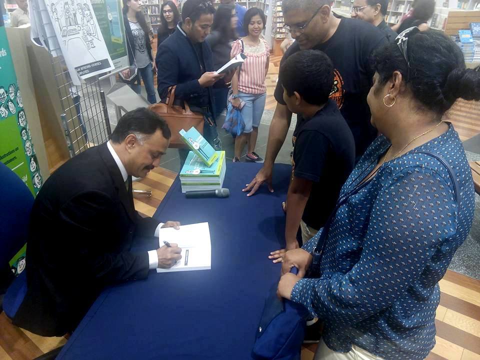 Book Signing event at Kinokuniya Bookshop Dubai Mall2